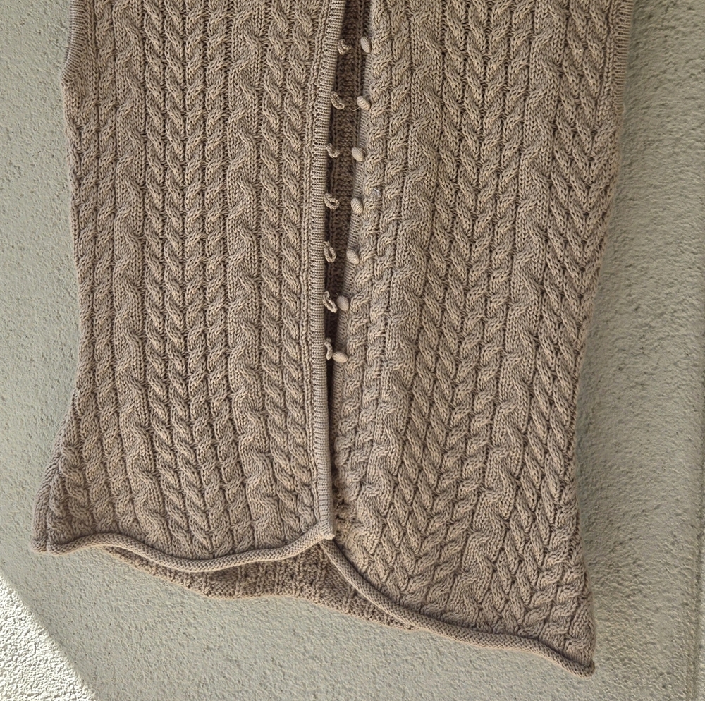 House Of Harlow 1960 Mocha Creme Crochet Vest - Picture 2 of 8